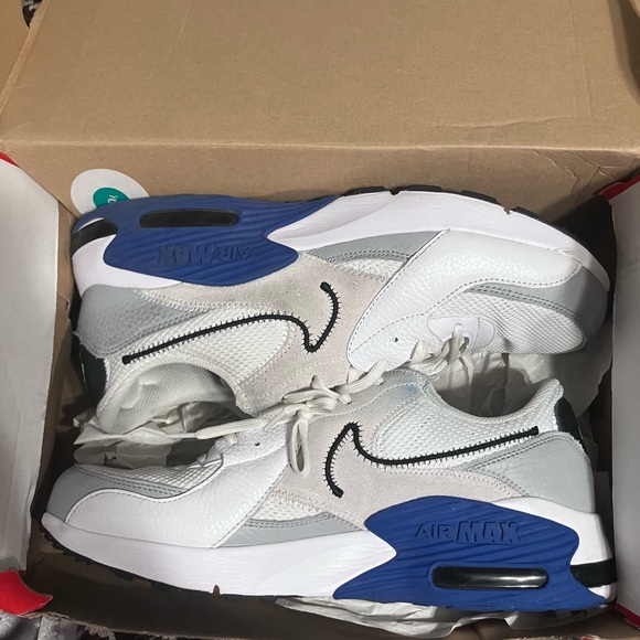 Nike shoes - Picture 1 of 1